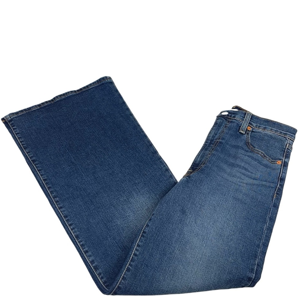 SOLD-Levi's Super-High Rise Ribcage Bell Flare Blue Jeans Women’s NWT Size 29X32 - Picture 3 of 16
